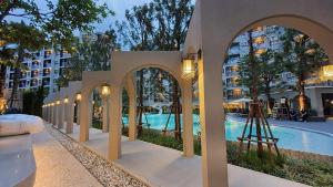 Bazén v ubytování la Casita Hua Hin by J&P nebo v jeho okolí