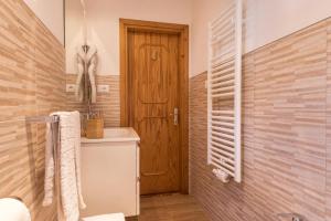 A bathroom at Casa Lorenz 2