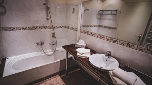 A bathroom at Appartementhaus Am Gschwandtkopf