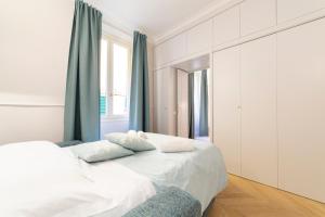 Posteľ alebo postele v izbe v ubytovaní Altafronte Enchanted Suite close to Uffizi Gallery