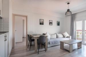 Posezení v ubytování Minimalist apartments w/ view (by Powerbnb)