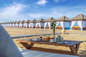 Joogid majutusasutuses Regency Sealine Camp