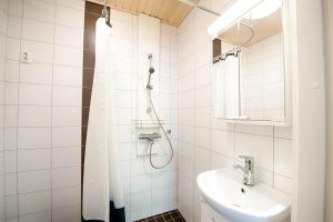 Koupelna v ubytování Forenom Serviced Apartments Helsinki Albertinkatu