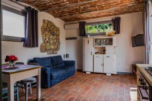 A kitchen or kitchenette at Appartamento Piero