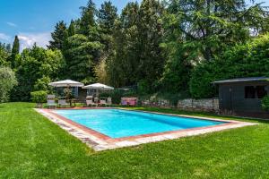 The swimming pool at or close to Appartamento Piero