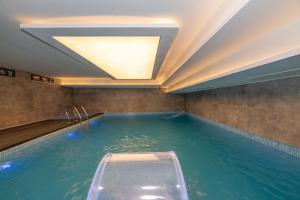 The swimming pool at or close to The Conforium Hotel Van