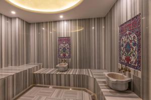 A bathroom at The Conforium Hotel Van