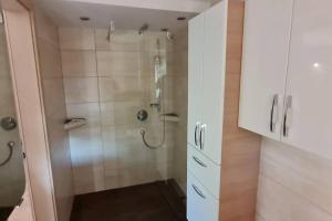 Koupelna v ubytování Apartment Bernd - Schöne Ferienwohnung am Rande von Ligist