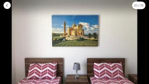 Гостиная зона в Penthouse in Marsaxlokk with panoramic views: 3 bedrooms, 2 baths