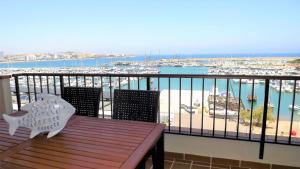 Balkón alebo terasa v ubytovaní Apartaments Club Nautic L'Escala