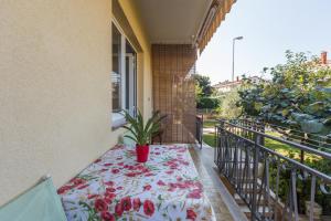 Ein Balkon oder eine Terrasse in der Unterkunft Apartments Maria