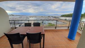 Balkón alebo terasa v ubytovaní Apartaments Club Nautic L'Escala