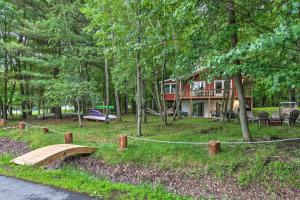 En have udenfor Excellent Lakeview Getaway with Watercrafts Included