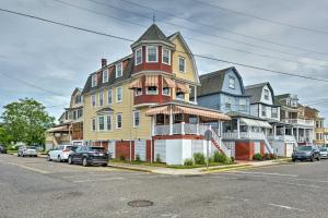 Foto dalla galleria di Striking Cape May Getaway, Steps From the Beach! a Cape May