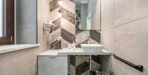 A bathroom at Ichnusa Rooms