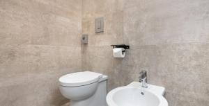 A bathroom at Ichnusa Rooms