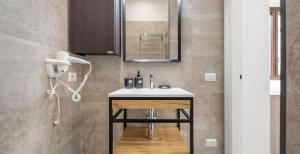 A bathroom at Ichnusa Rooms