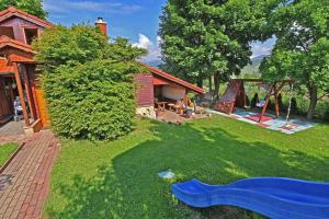 Ein Garten an der Unterkunft VIP Apartmany Besenova