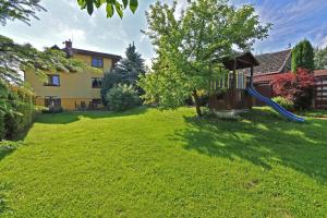 Ein Garten an der Unterkunft VIP Apartmany Besenova