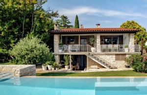 Bazén v ubytování Residence Peček nebo v jeho okolí