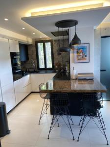 Кухня или мини-кухня в Appartement Villa Cassis
