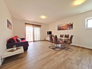 Μια τηλεόραση ή/και κέντρο ψυχαγωγίας στο AB Villa Podstrana