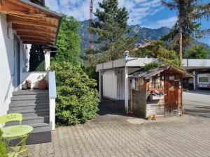 Afbeelding uit fotogalerij van Haus Kreuzeckwiese - Self Catering Apartments in Garmisch-Partenkirchen