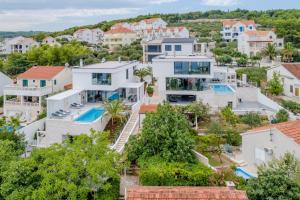 Bazén v ubytování Luxury Villa Complex nebo v jeho okolí