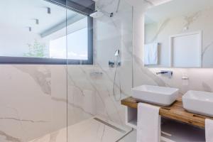 Koupelna v ubytování Luxury Villa Complex
