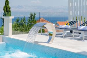 Bazén v ubytování Luxury Villa Complex nebo v jeho okolí
