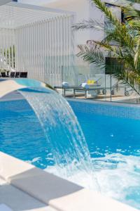 Bazén v ubytování Luxury Villa Complex nebo v jeho okolí