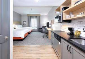 Gallery image of Candlewood Suites DFW West - Hurst, an IHG Hotel in Hurst