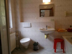 Ванная комната в Hotelpension Schwalbennest