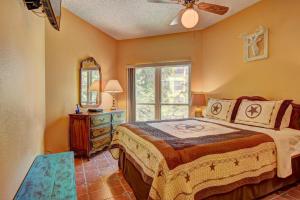 Postel nebo postele na pokoji v ubytování Comal Corral IC 110 + 19 fotografií