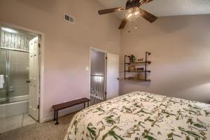 Gallery image of The Iron Cactus Condo on the Comal CW C102 in New Braunfels