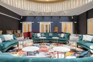 A seating area at Áurea Ana Palace by Eurostars Hotel Company