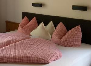 Postel nebo postele na pokoji v ubytování Appartements Familie Eberharter