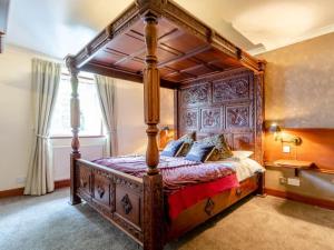 A bed or beds in a room at Dalgarven spa venue