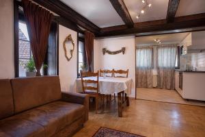 Posezení v ubytování Hotel & Restaurant Sichelschmiede + 25 fotografií