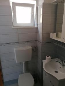 Kúpeľňa v ubytovaní Studio apartman Promona