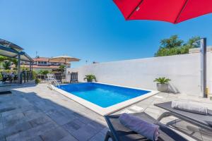 Bazén v ubytovaní Apartment Vedran with Pool alebo v jeho blízkosti