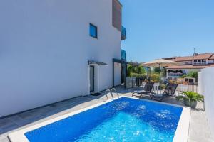 Bazén v ubytovaní Apartment Vedran with Pool alebo v jeho blízkosti