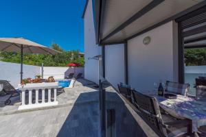 Bazén v ubytovaní Apartment Vedran with Pool alebo v jeho blízkosti
