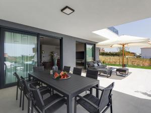 Μια τηλεόραση ή/και κέντρο ψυχαγωγίας στο Villa Riposo 2 by SeeAdria Agency