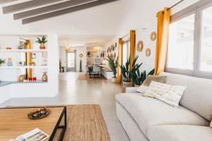 Gallery image of Villa Bini Maria à Binibeca - 10 couchages - vue mer in Sant Lluis