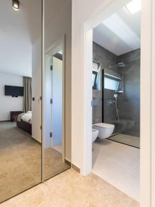 Ένα μπάνιο στο Villa Riposo 2 by SeeAdria Agency