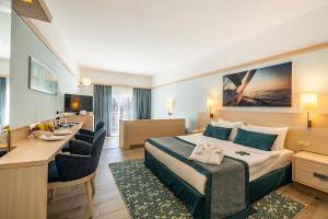 A seating area at La Blanche Resort & Spa