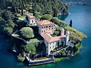 トレメッツォにあるCasa Intignano - appartamento con terrazzo vista lagoのギャラリーの写真