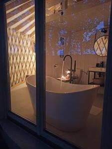 Kúpeľňa v ubytovaní Jurty Glamping