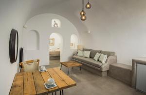 Posezení v ubytování AQUA SERENITY LUXURY SUITES SANTORINI